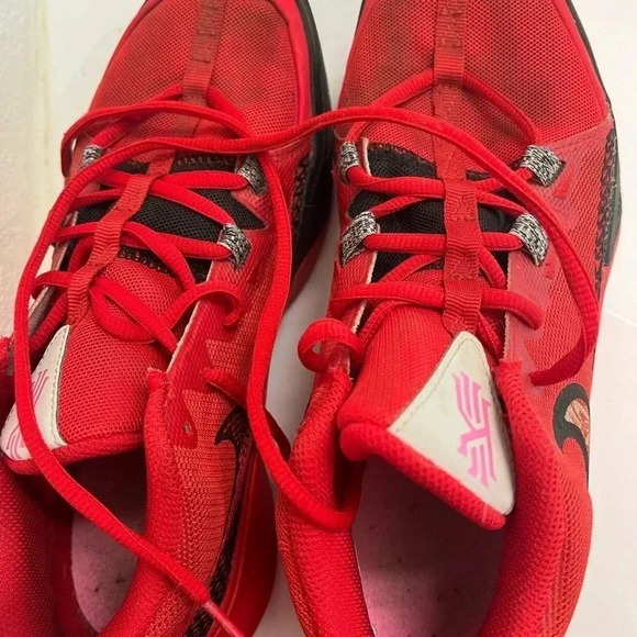 Nikes, red size 8 men’s - Picture 3 of 8